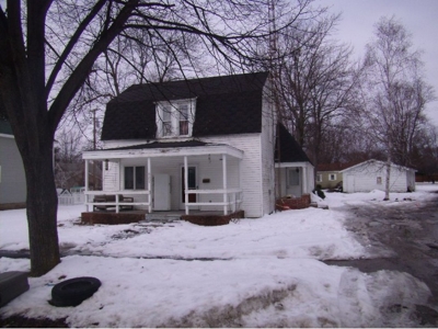 627 N Cass Ave. Vassar, MI featured photo