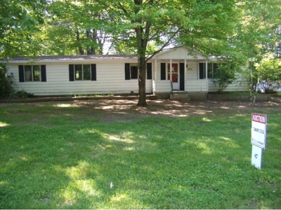 405 Huron St, Houghton Lake, MI featured photo