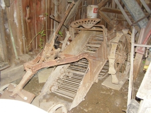 Zehr Farm Machinery Auction featured photo 25