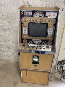 Matznick Antique and Collectible Auction featured photo 24