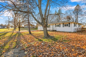 3 Bedroom, 1 Bathroom, 1092 sq. ft. Home in Lansing (Dewitt Charter Twp) featured photo 2