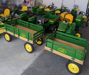 Huge John Deere Toy Tractor Collection featured photo 2