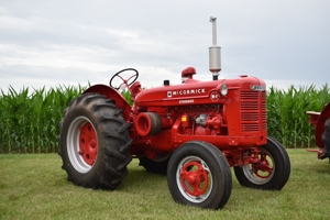 Ramon Waltz Vintage Tractors featured photo 4