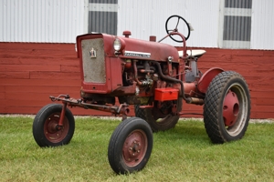 Ramon Waltz Vintage Tractors featured photo 10