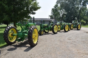 George Helbig Vintage Tractors featured photo 3